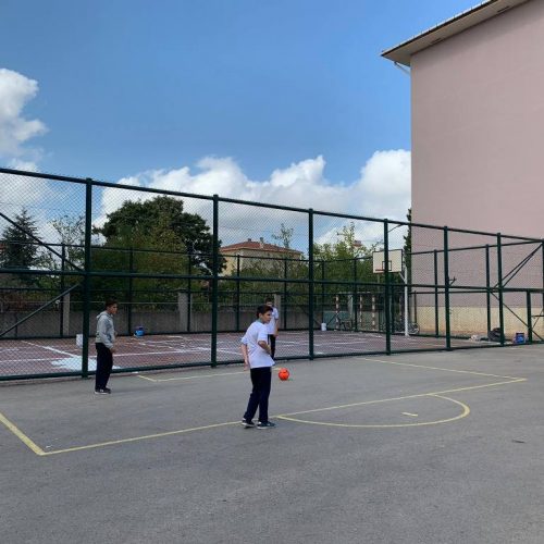 Alemdağ Ortaokulu Basketbol Sahası Tel Çit Uygulaması