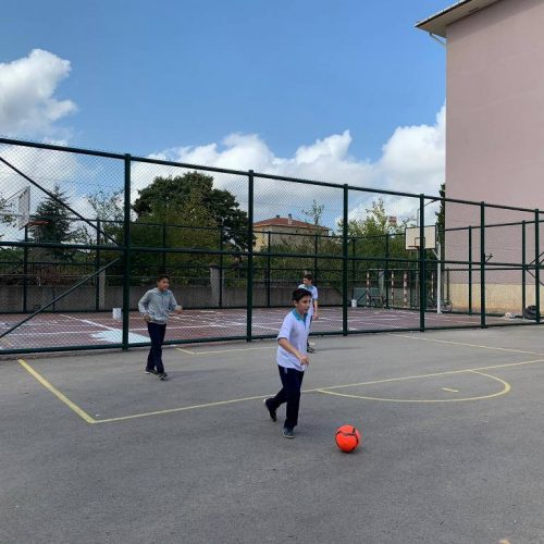 Alemdağ Ortaokulu Basketbol Sahası Tel Çit Uygulaması